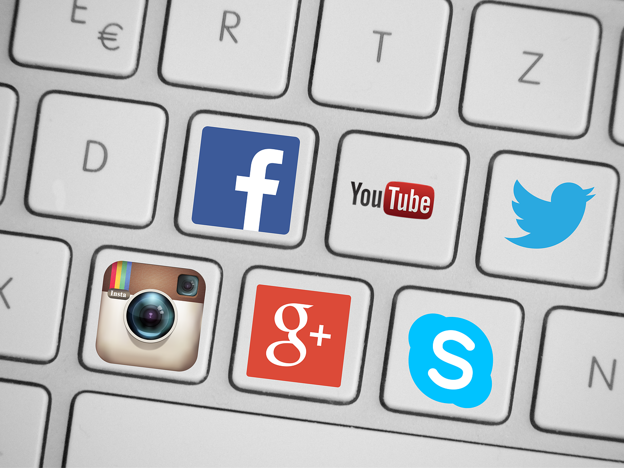social media use in healthcare